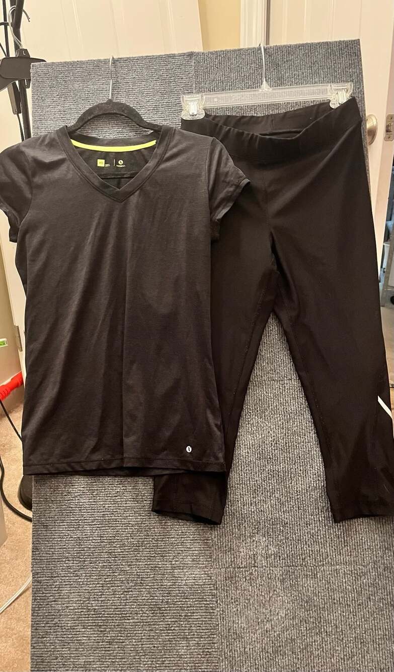 Xersion Set V-Neck Athletic Shirt Size XS Black Workout leggings sz S